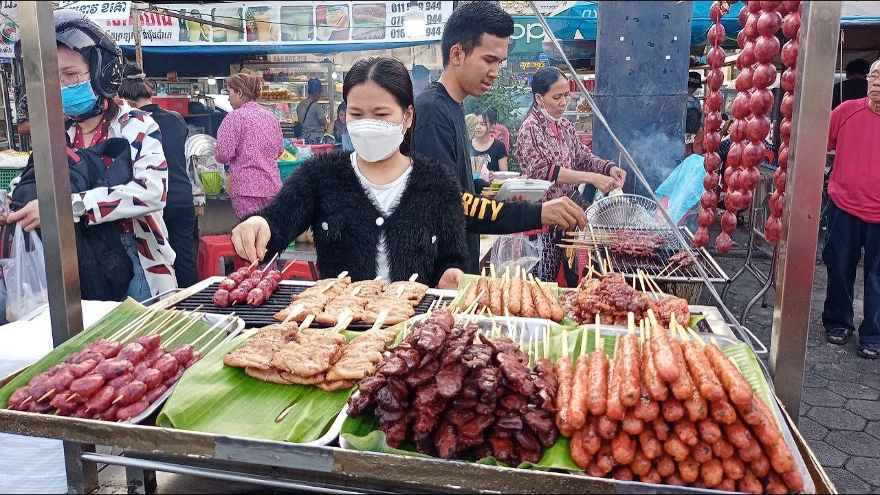 Best Grilled Beef Sandwich, Beef Skewers, Noodles Soup & More | Cambodian Street Food