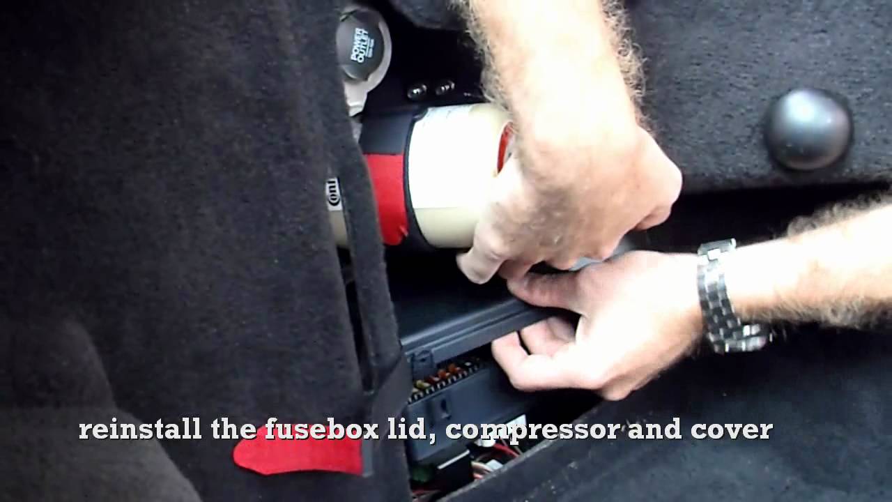 How to remove fuse 22 on an Aston Martin V8 Vantage
