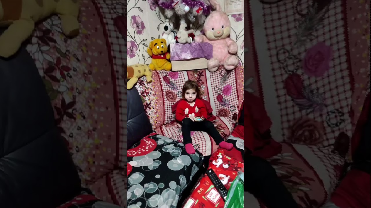 Поздрав от сузи и руми за тяхната дъщеричка ванеса 💖💖💖