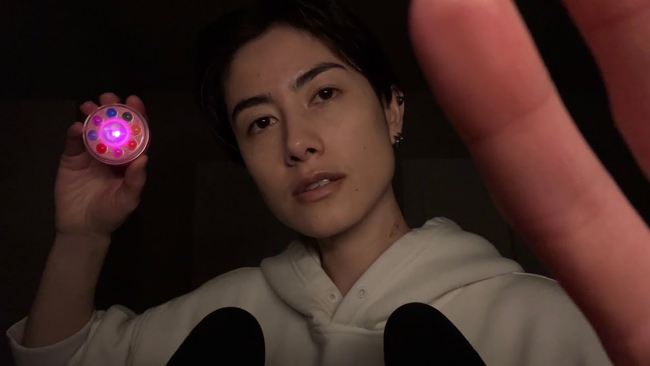 Focus on the light for visual tingles ASMR (Peripheral hand movements and brushing)