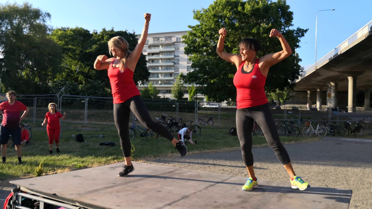 Gangnam style jympa/dans med Isabelle Badéa och Anna Åhlén