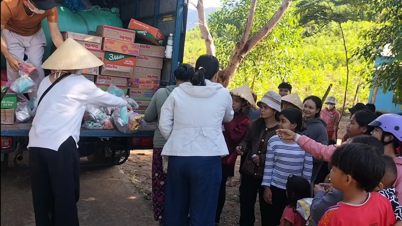 Tặng quà vùng cao trong Diệp tết 2026