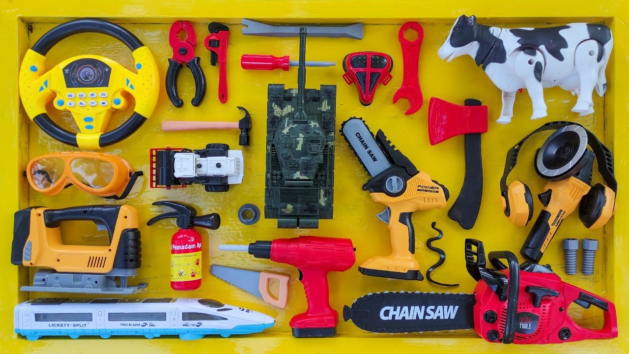 Collection of Repair Tools, Elektrik Drill, Electric Saw, Hammer With Wriench,Pliers,Hacksaw