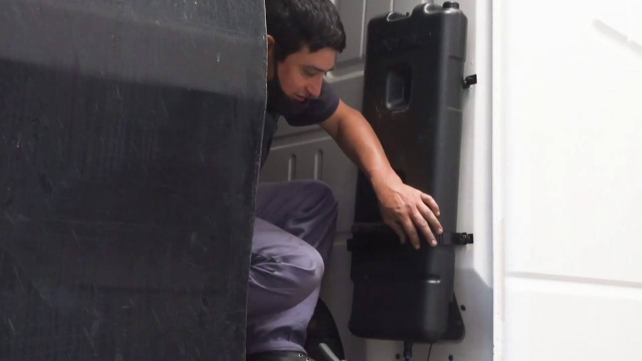 Colocacion del deposito de agua (Modelo exterior 2020)