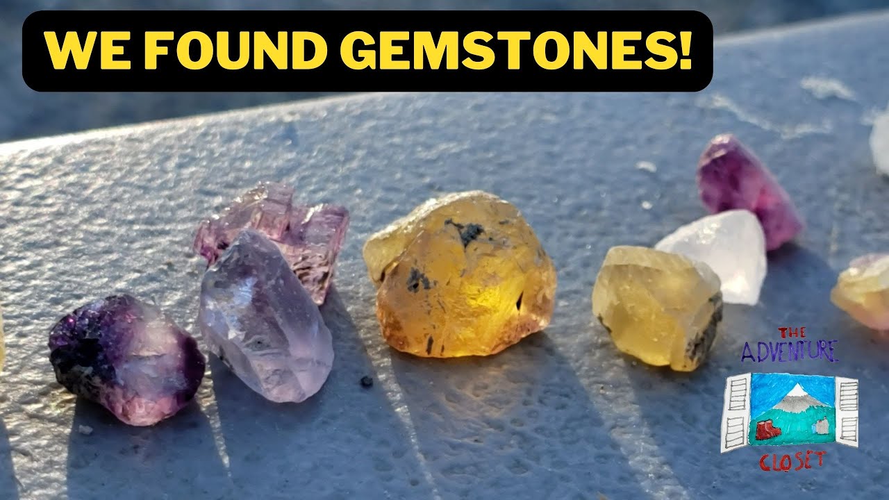 Hunting for COLORFUL GEMSTONES in Illinois that GLOW under UV light