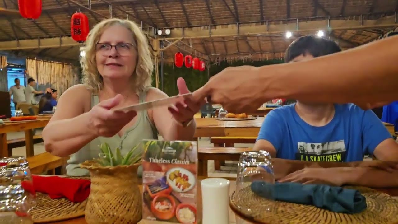Tara dinner tayo dito Sa bluewater maribago resort phillippines 