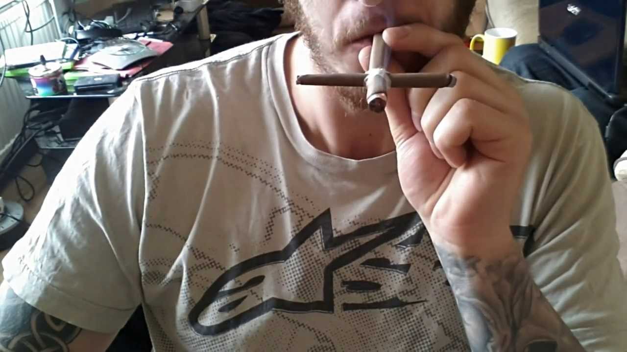 Smoking a Zonda Cross blunt [420Guide]