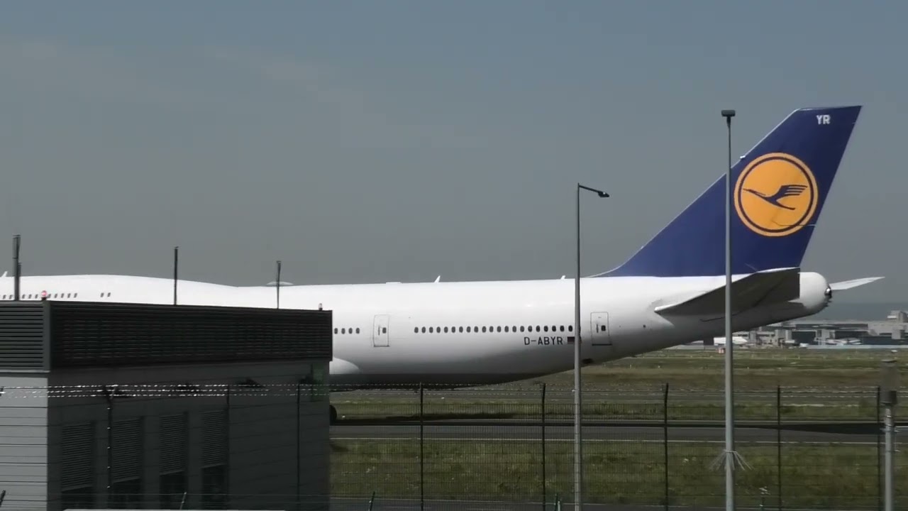 Lufthansa 747-800 D-ABYR FRA 130825