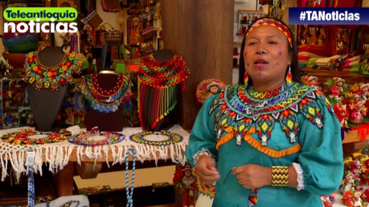 Chaquiras y nylon se convierten en arte en las manos de una Embera Chamí