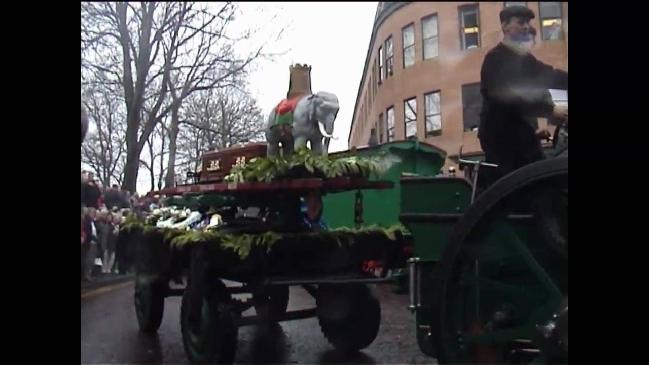 Fred Dibnah's Funeral 16-11-2004 Part 1  The Church