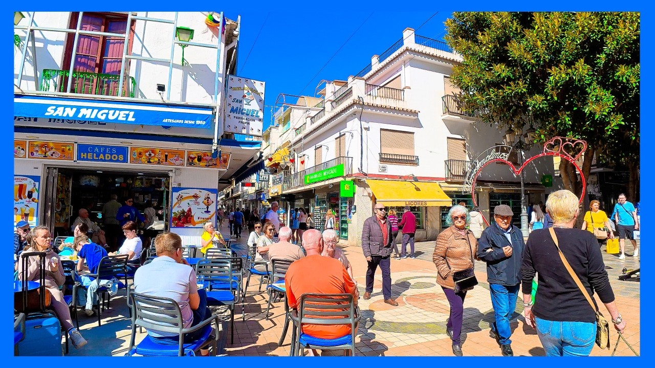 Torremolinos, Spain | Lively Sunny Winter 4K Walking Tour – Bajondillo to Town Center (2026)
