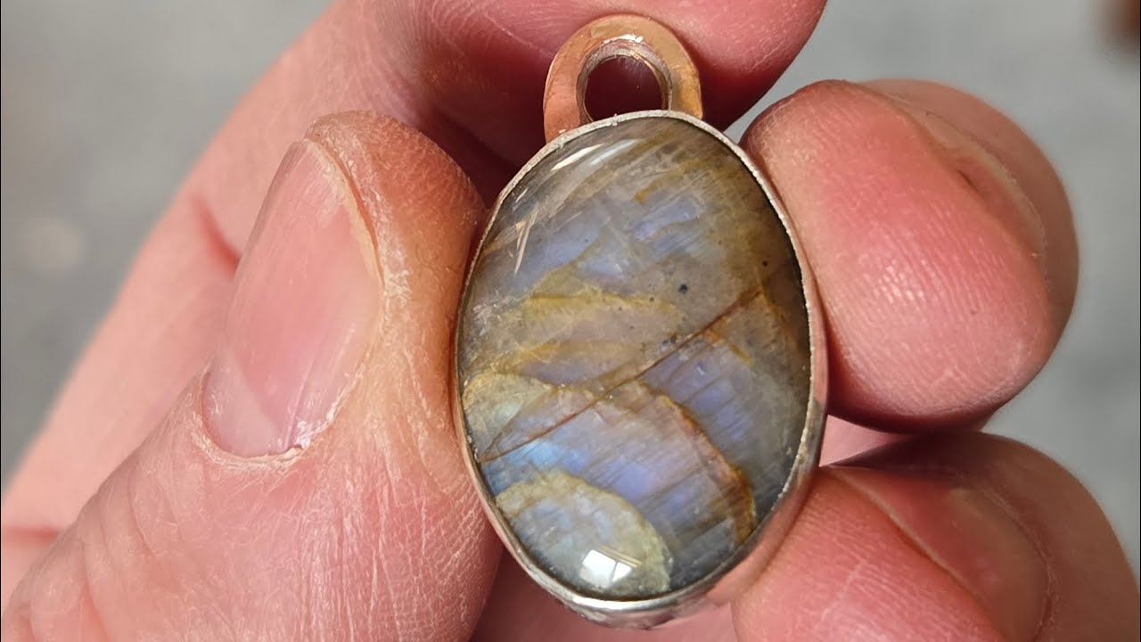 Making a wisconsin moonstone pendant 