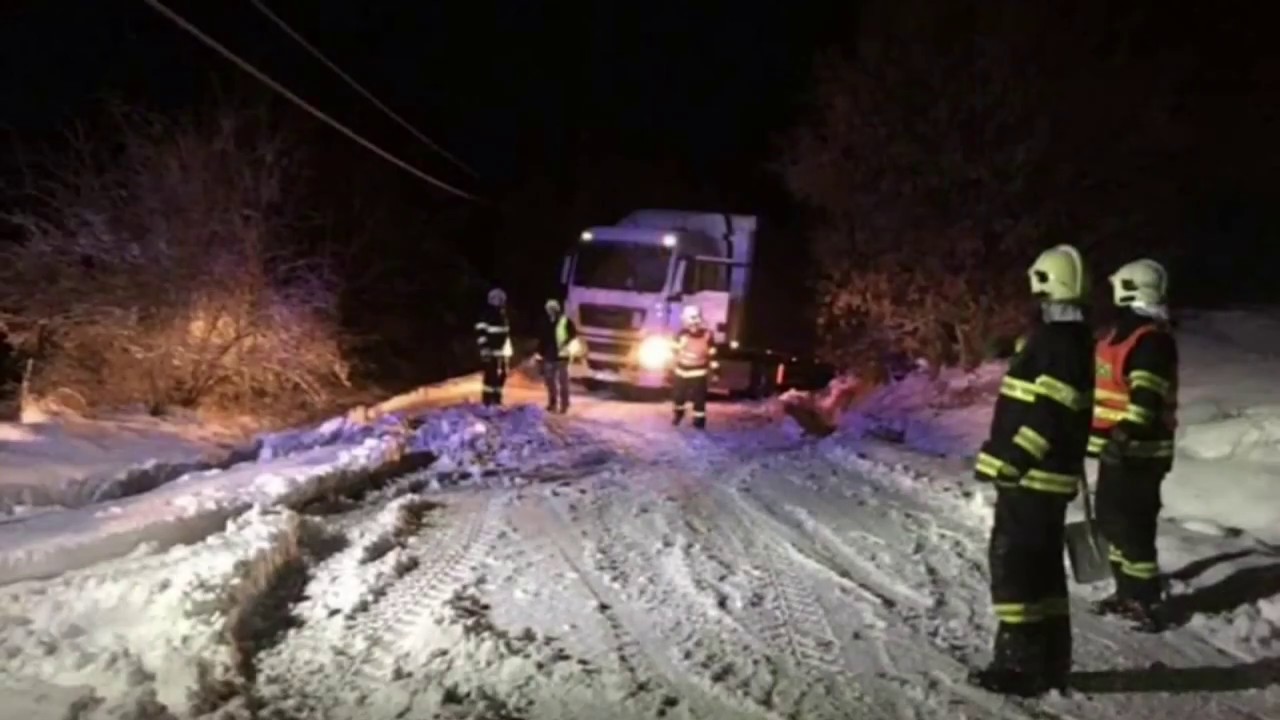 Hasiči Zákupy - Vyproštění kamionu