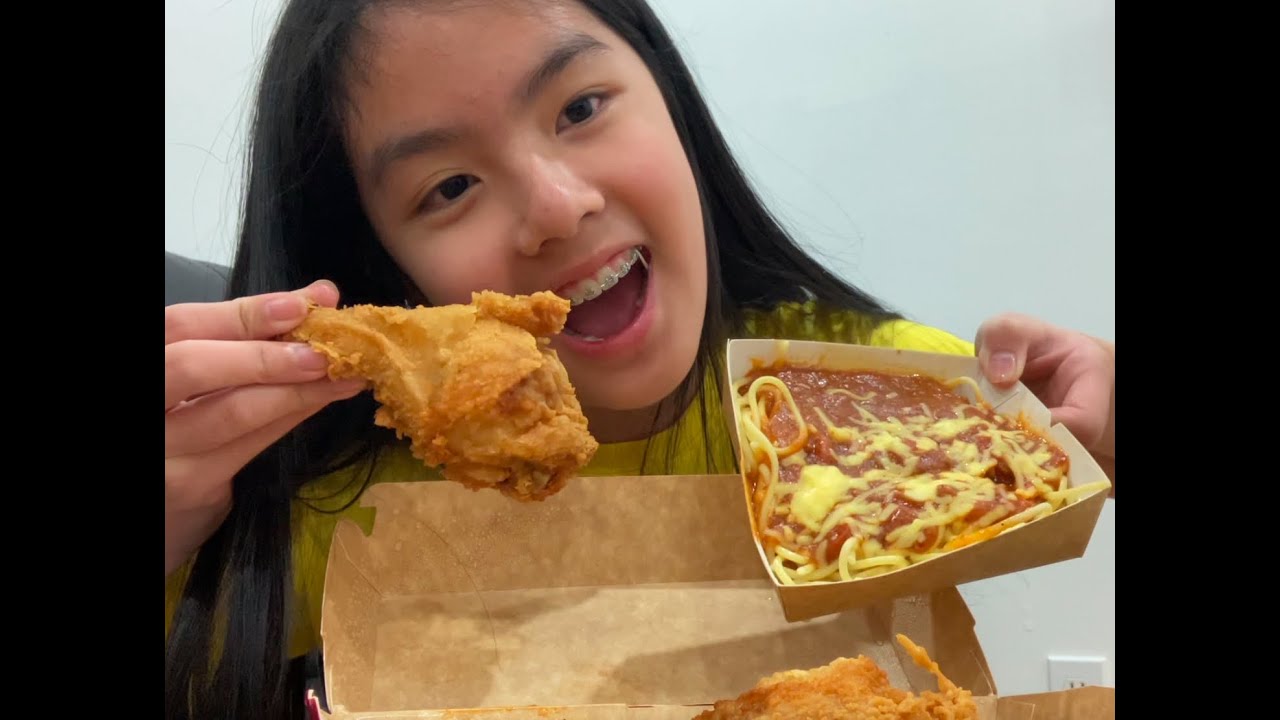 JOLIBEE MUKBANG!!!! ( Two piece chicken with a side of gravy, Spaghetti 🍝 and Pineapple quencher)