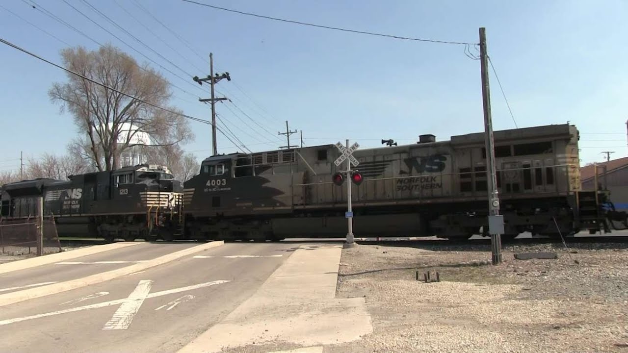 NS4003 DC to AC (Black) Heritage Engine Northbound