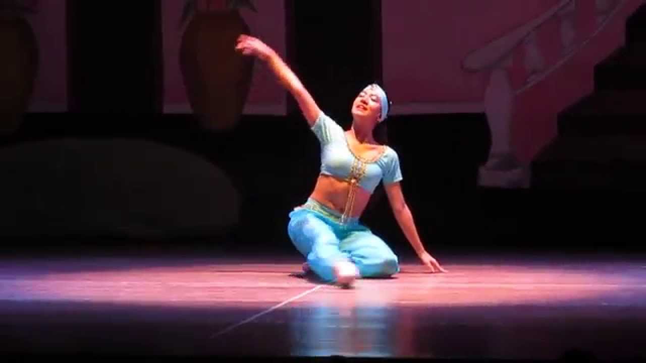 Ursulla Rocha solo Jasmine