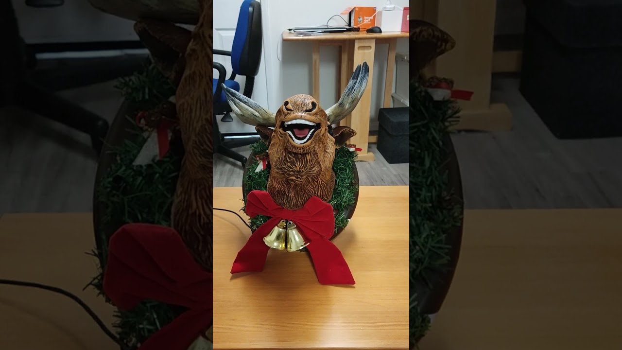 Christmas Singing Deer/ Moose Head