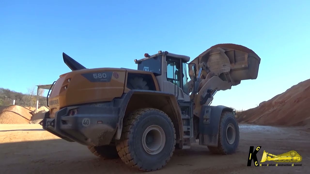 NEW LIEBHERR L580 WHEEL LOADER Loading Trucks #liebherr #heavyequipment #heavymachinery #truck