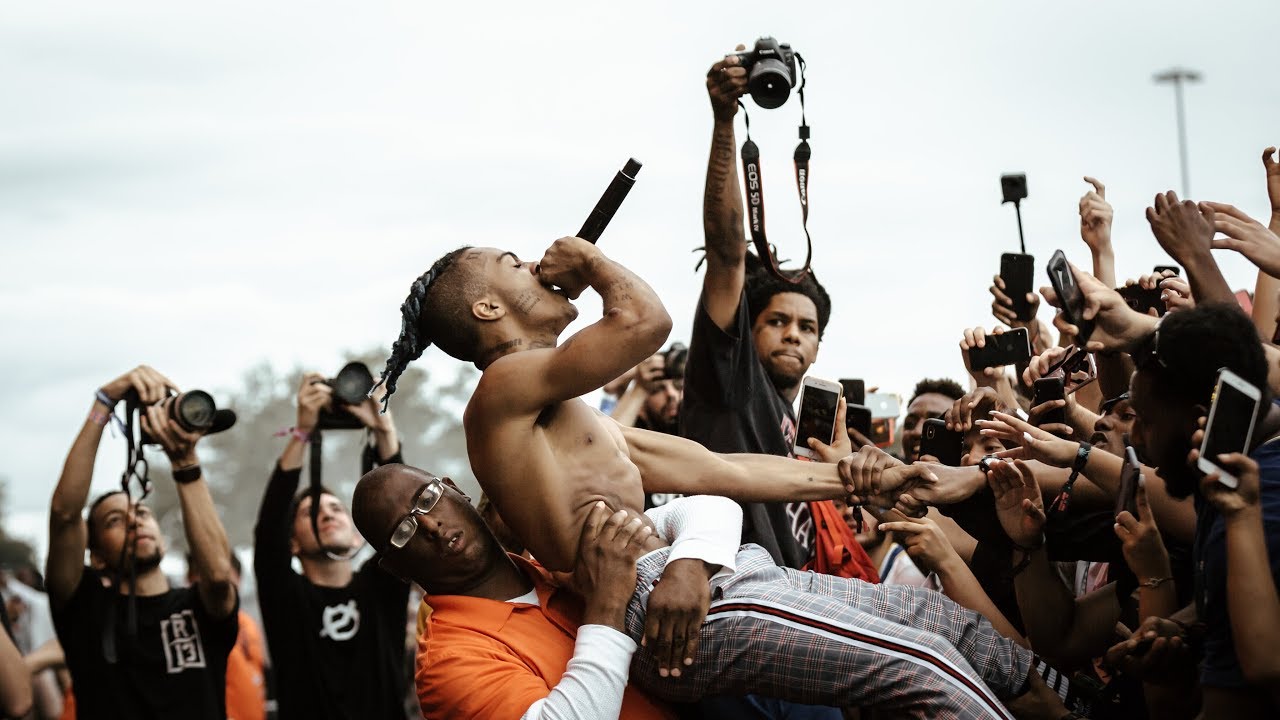 WATCH ON PHONE: XXXTENTACION