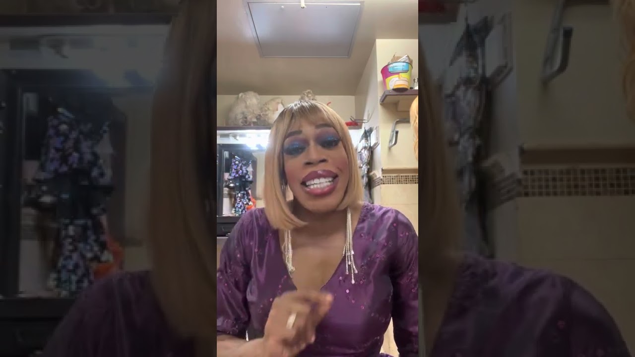 Young and old queens get it together