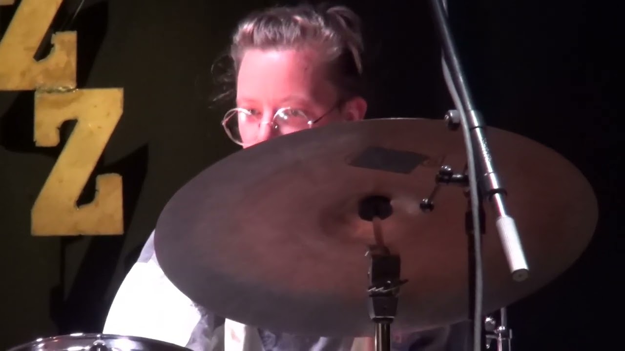 Happy Groove - ENIVRANCE live @Schlot 2023