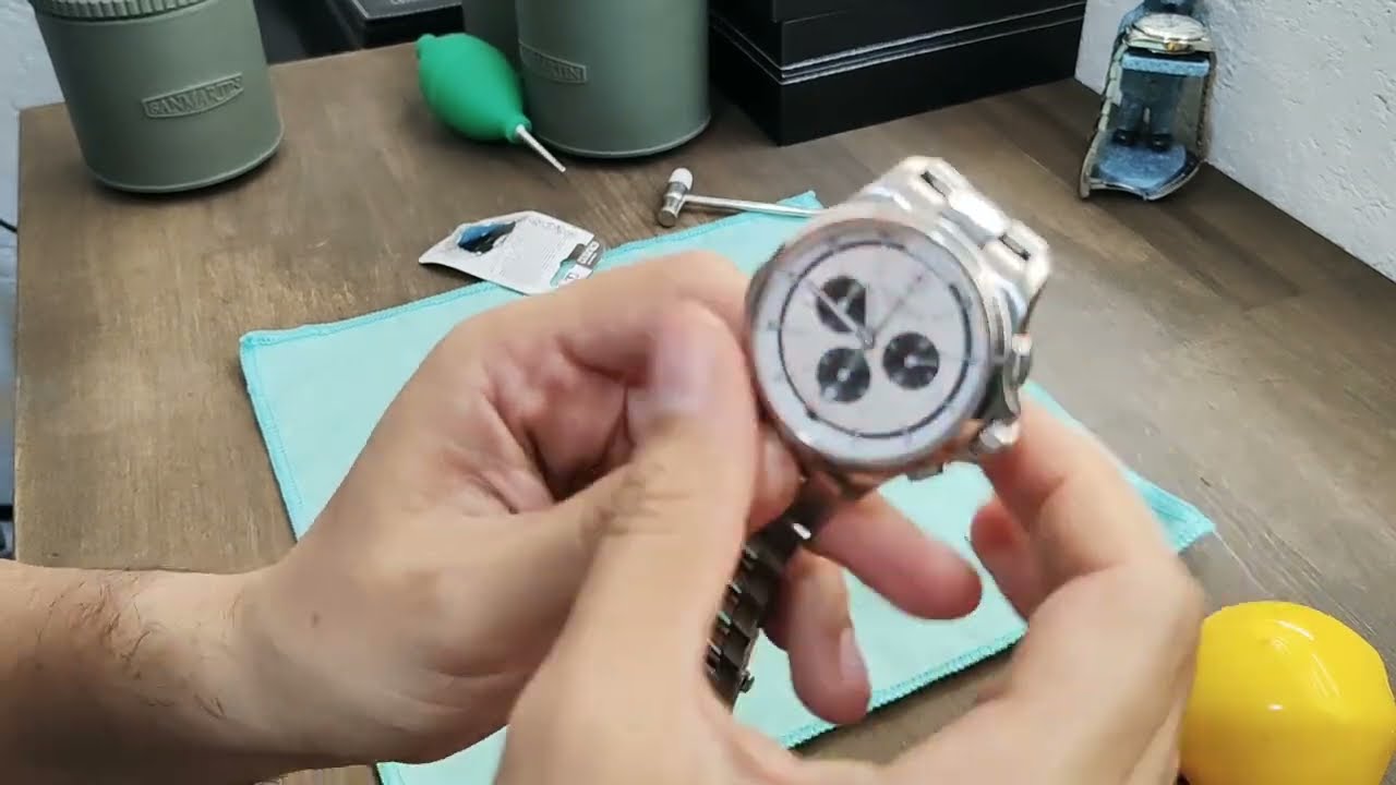Cómo cambiar la batería de un reloj #Victorinox Nigth vision