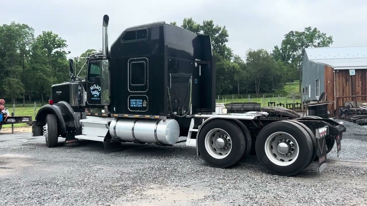KenWorth Tandem Axle Road Tractor