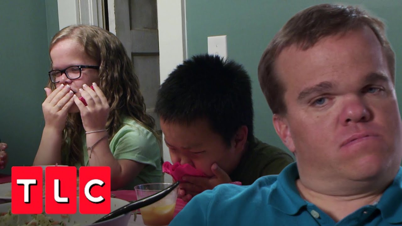 Johnstons preparam comida russa em homenagem a Anna |  Os Pequenos Johnstons | TLC Brasil