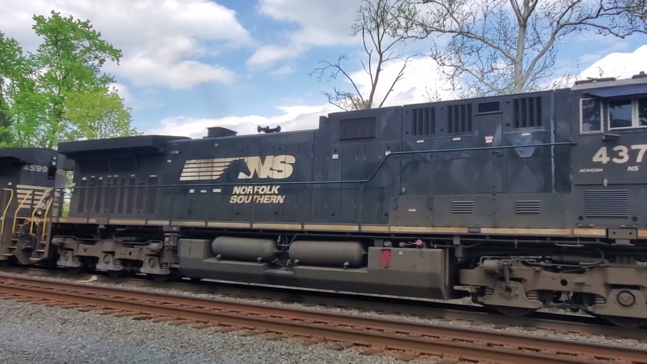 Norfolk Southern AC44C6M Startup