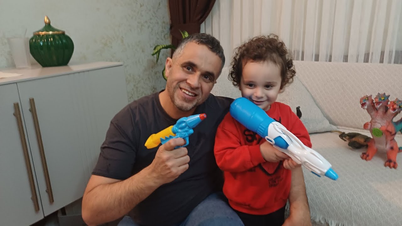 Su savaşı  bugün Emir'le su savaşı yapıyoruz #keşfet #viral 