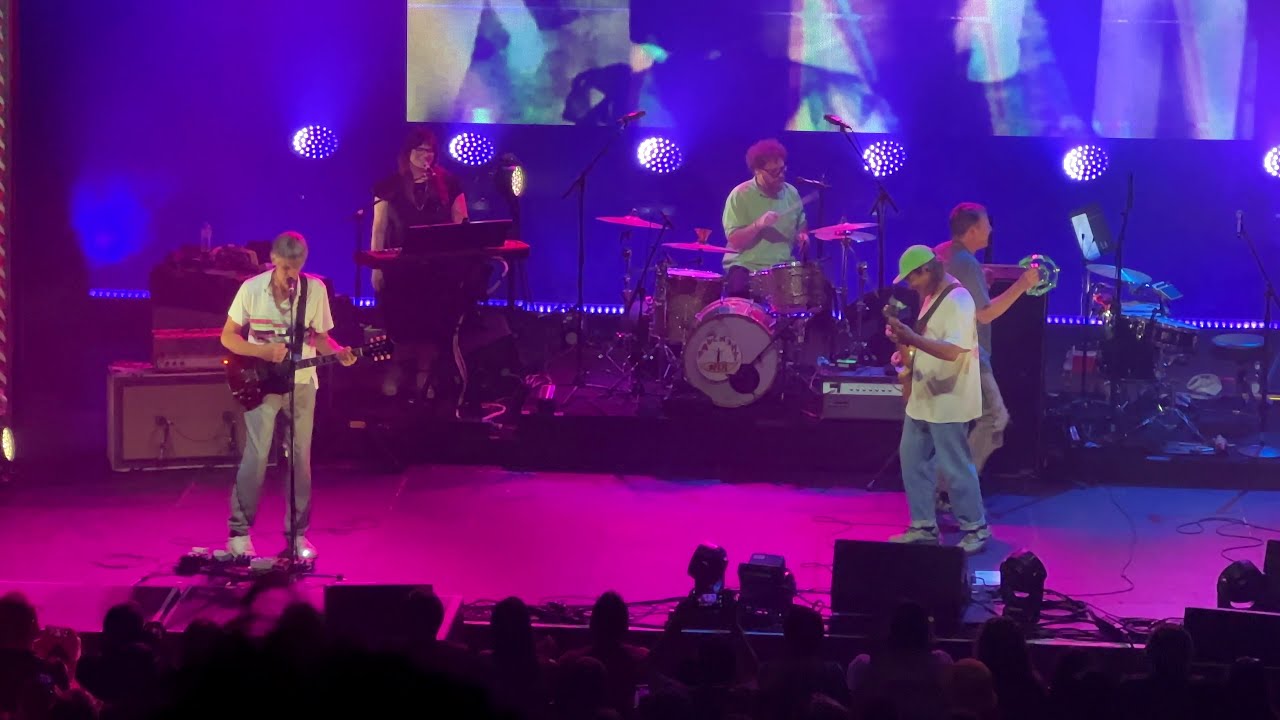 PAVEMENT  -  