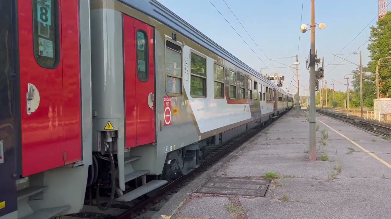 Départ de Carnoules d'une marche exceptionnelle Lourdes-Vintimille en voiture Trenitalia