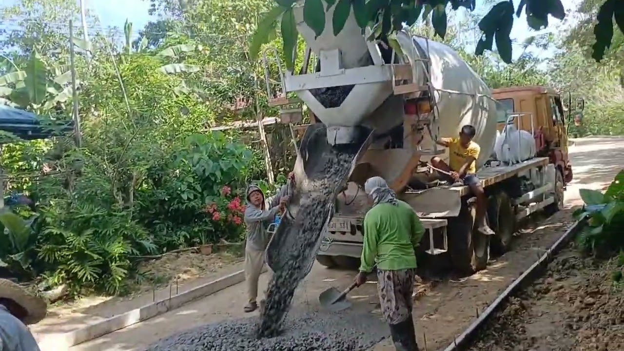 Salamat na cemento  na ang Ameng  kalsada.
