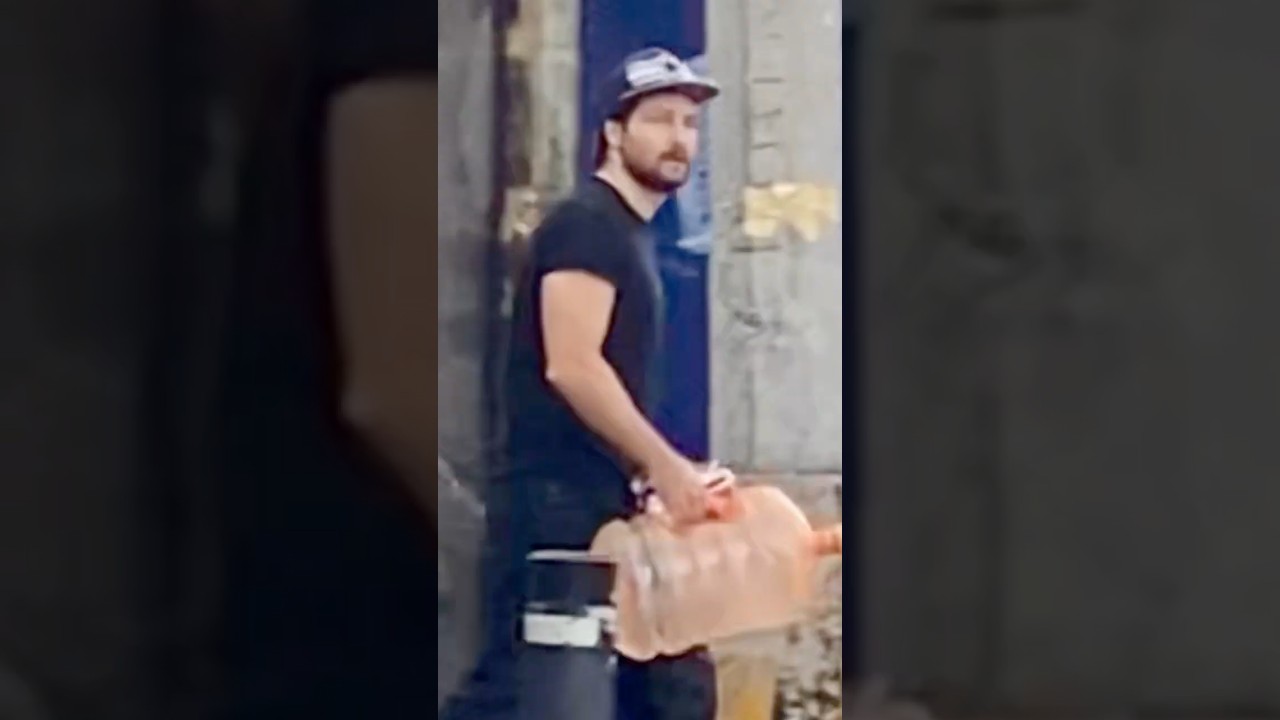 &iexcl;Momento paparazzi! Eddy Vilard en plena avenida de la CDMX, tremendo tropez&oacute;n que se dio 💧