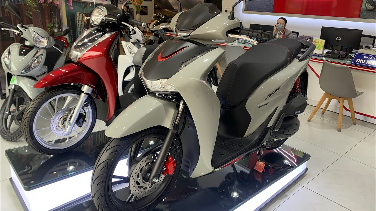 Đi bộ xung quanh và tham quan Honda SH160I 2026