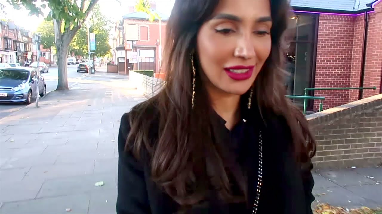VLOG 11 - creepy man story, shopping, spelling and swatching | Amena Khan