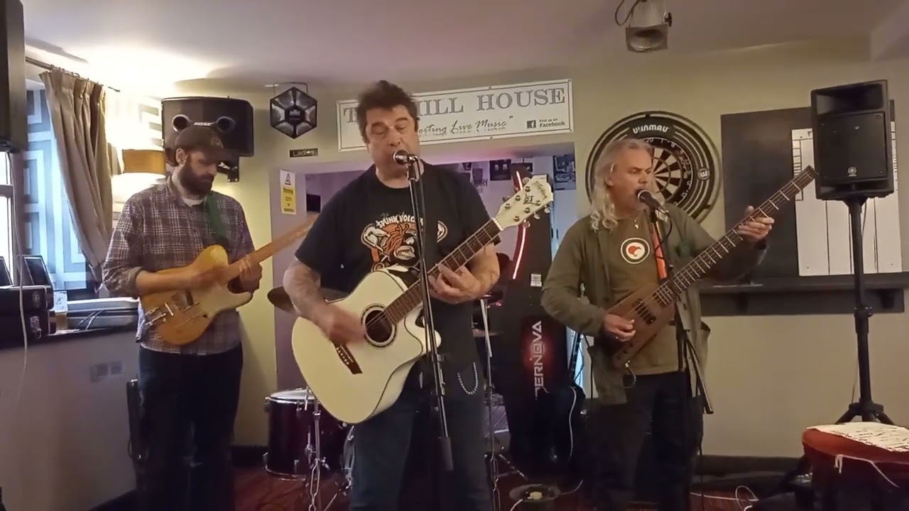 ARTURO BASSICK & CO - Food Poisoning - Live, June 2022