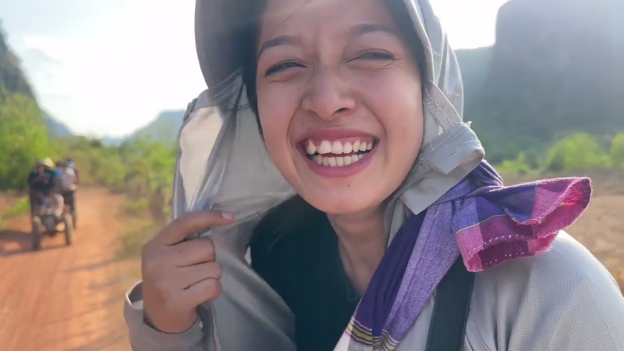 ถ่ายหนังเสร็จได้เวลากลับที่พักแล้ว  เก็บบรรยากาศสองข้างทางมาฝาก