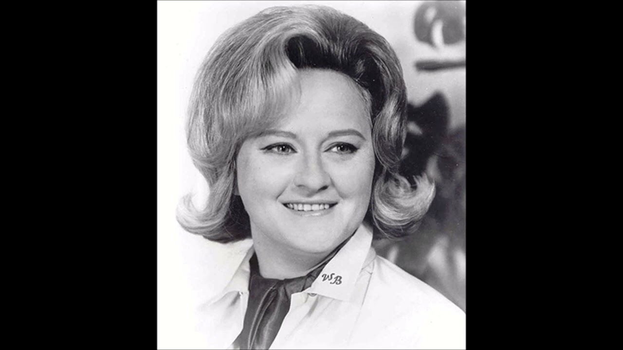Wilma Burgess - Navy Hoeown (Live 1968)