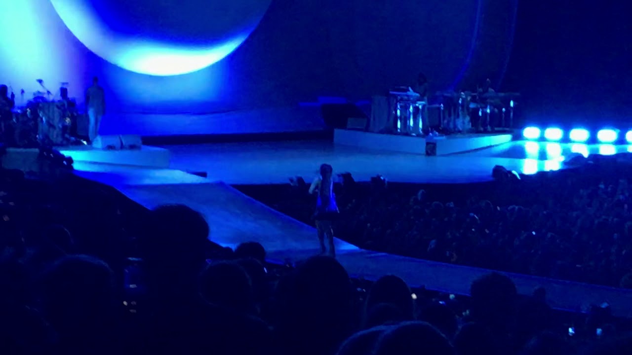 Love me harder & breathing ~ Ariana grande (live ) @sportpaleis Antwerpen (Belgium) 30/08/2019