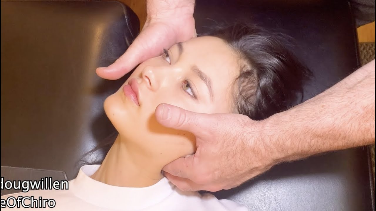 FASHION MODEL with NECK *PAIN* -- Ready for International Flight in minutes!