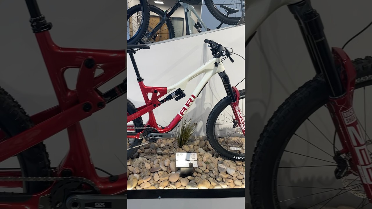 La Sal Peak in Ruby Red. A perfect combo! #asmr #bike #mtb