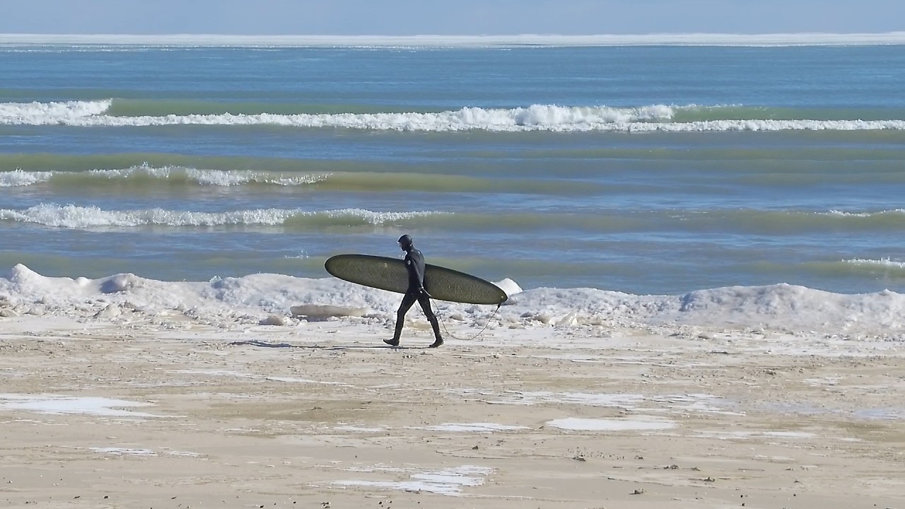 2026.02.07 open pocket of water clear of ice in sheboygan, great lakes surfing