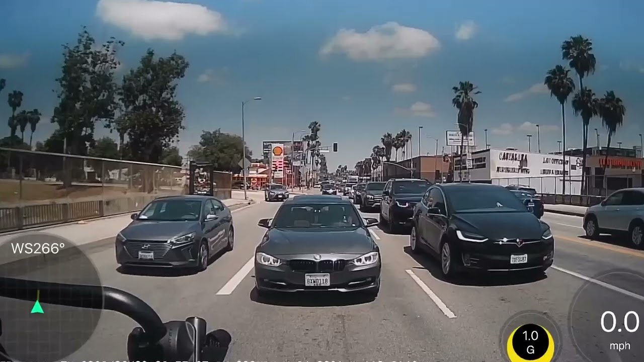 Dumb Drivers that should have their licenses suspended.