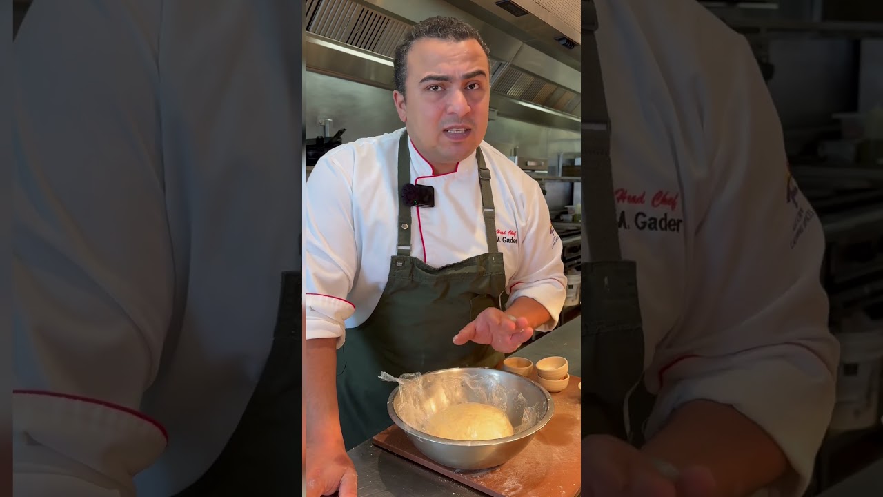 اسهل عجينة ممكن تعمليها لجميع انواع المخبوزات 😋و كل اسرار العجينة الناجحة #shorts #youtubeshorts