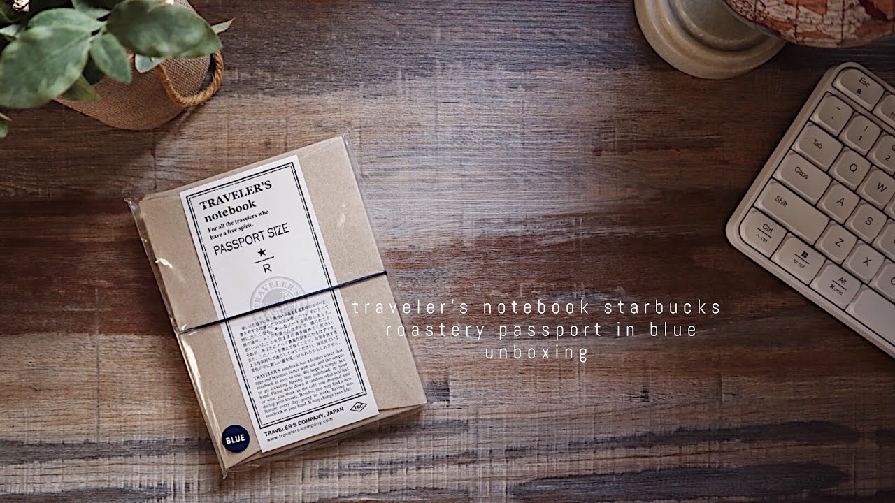 Traveler's Notebook Starbucks Roastery Passport in Blue // Wallet Set Up