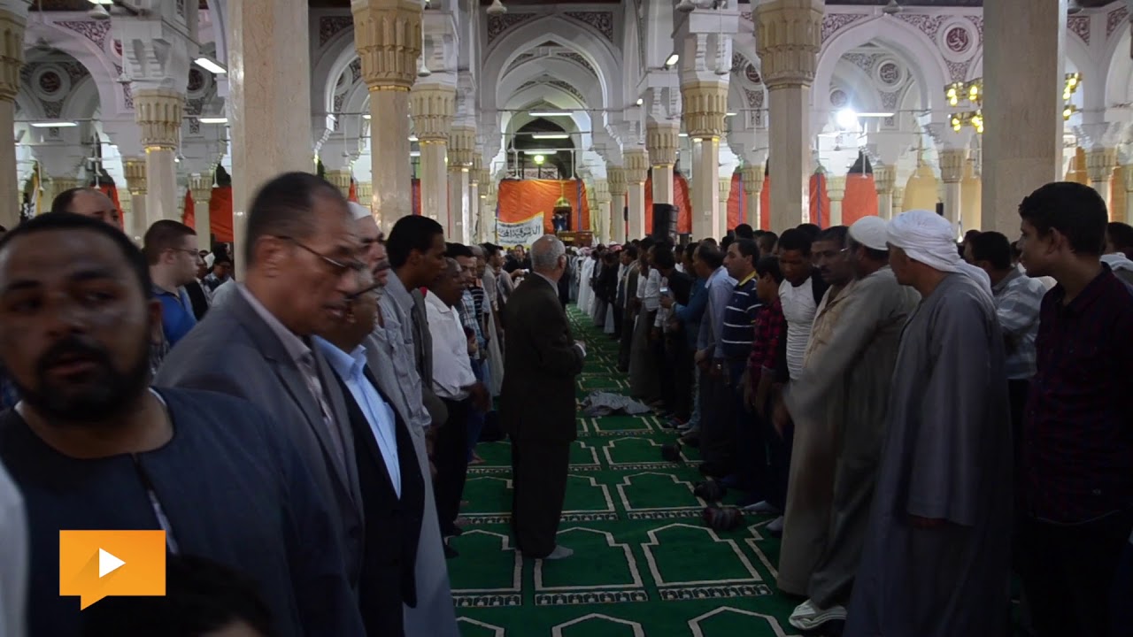 ذكر وإنشاد داخل مسجد «إبراهيم الدسوقي» احتفالا بمولده