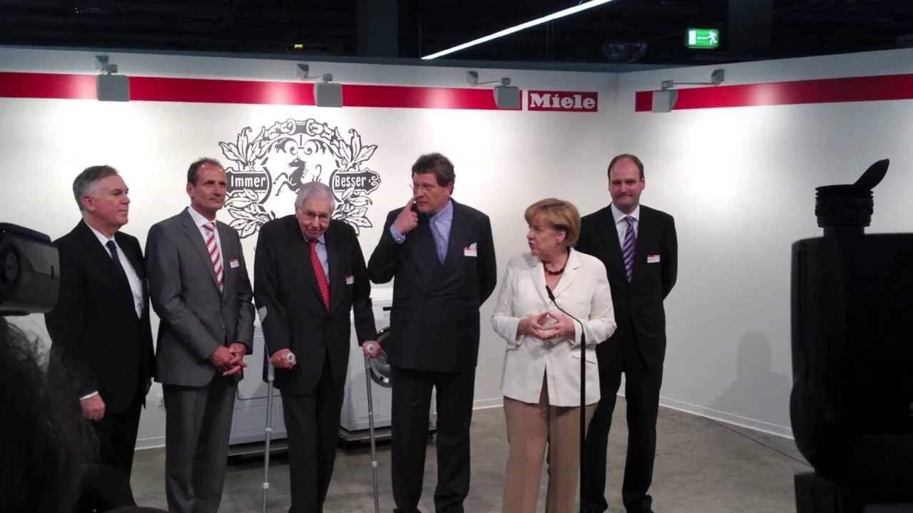 Bundeskanzlerin Angela Merkel besucht Miele in Gütersloh