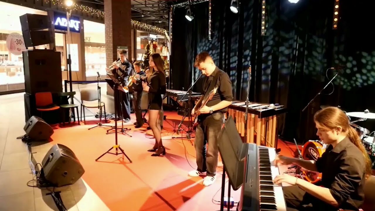 Koncert uczniów ZPSM im. F. Chopina w Jarosławiu w Galerii Stara Ujeżdżalnia 10 grudnia 2025 r.