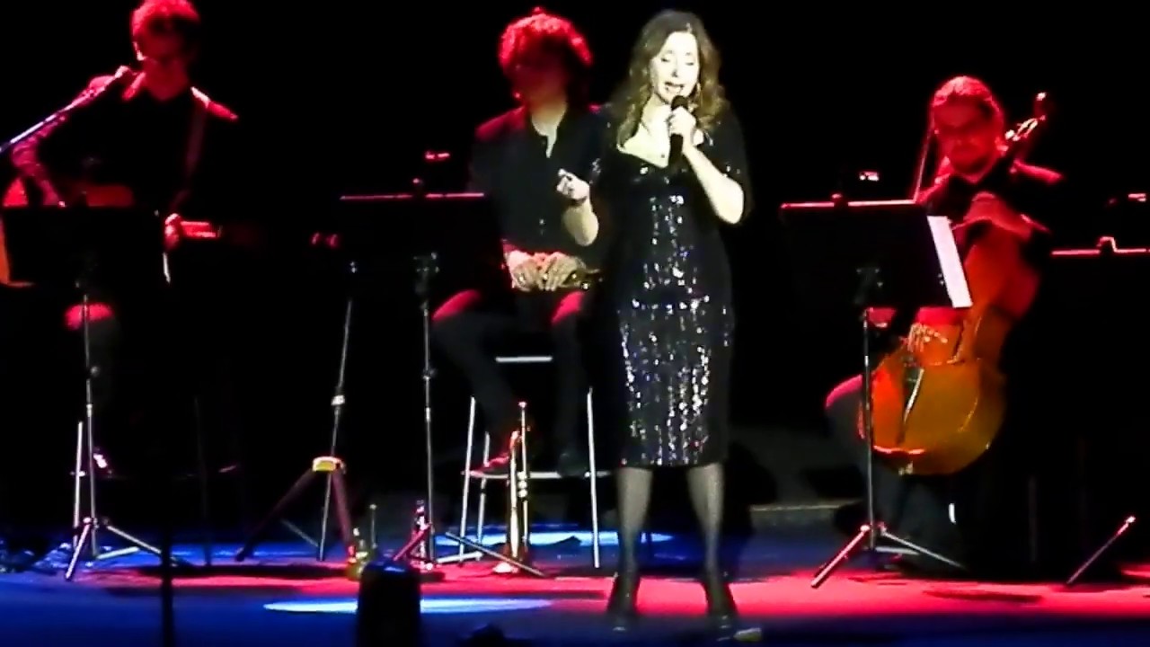 VICKY LEANDROS / ΒΙΚΥ ΛΕΑΝΔΡΟΣ - ΤΟ ΜΥΣΤΙΚΟ ΣΟΥ (Live at Christmas Theater)